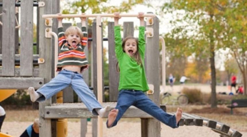 &Ccedil;ocuklar bakımlı ve g&uuml;zel kişileri daha mı g&uuml;venilir buluyor?