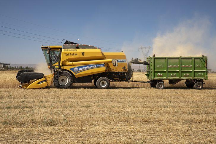 Atatürk Üniversitesinin 4 bin dekarlık tarım arazilerinde hasat heyecanı G2
