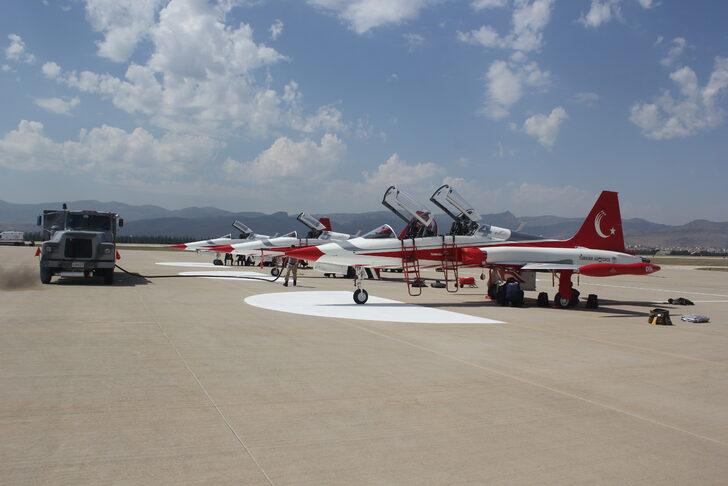 Afyonkarahisar'da Anadolu Ajansı Zaferin Askeri Mehmetçik Fotoğraf Sergisi açıldı G2
