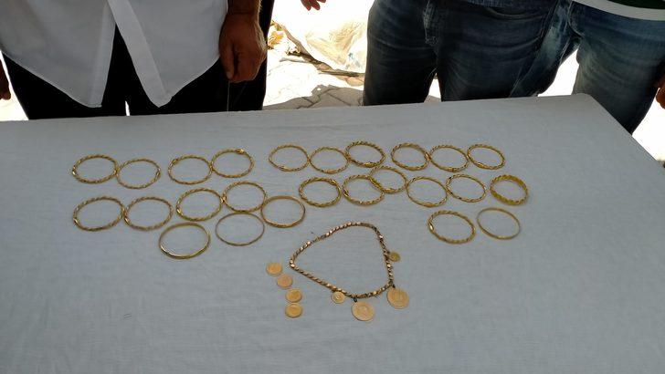 Satın aldığı dükkanda bulduğu 1 kilograma yakın altını sahibine ulaştırdı G3