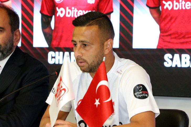 Demir Grup Sivasspor, 7 futbolcu için toplu imza töreni düzenledi G5