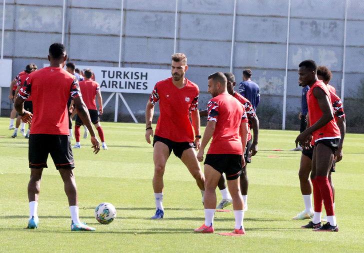 Demir Grup Sivasspor, Malmö maçının hazırlıklarını tamamladı G1