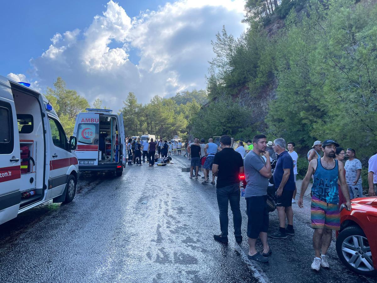 G&Uuml;NCELLEME - Marmaris'te cip safari aracının devrilmesi sonucu 5 turist &ouml;ld&uuml;