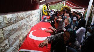 Balıkesir'de kazada hayatını kaybeden iş insanı ve eşi Eskişehir'de toprağa verildi