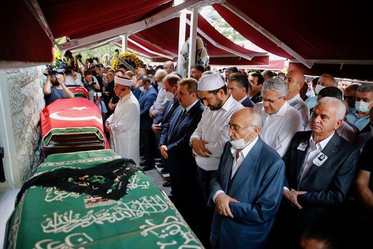 Balıkesir'de kazada hayatını kaybeden iş insanı ve eşi Eskişehir'de toprağa verildi G4