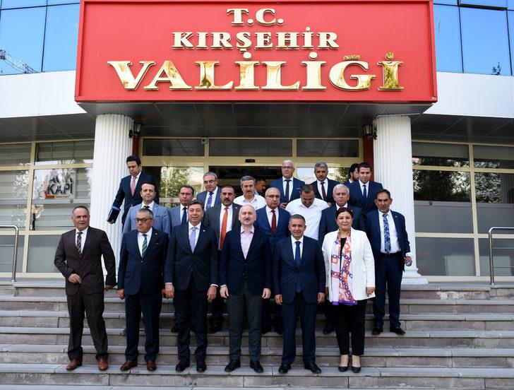 Bakan Karaismailoğlu, AK Parti Kırşehir İl Başkanlığında konuştu: G3