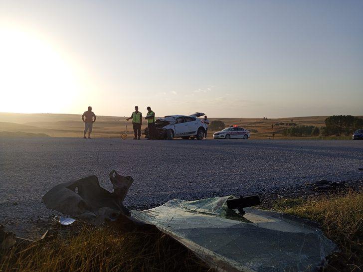 Sivas'ta devrilen otomobildeki polis memuru yaralandı G2