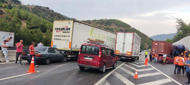 Manisa'da zincirleme trafik kazasında 5 kişi yaralandı G3