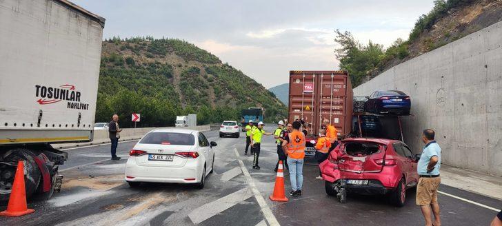 Manisa'da zincirleme trafik kazasında 5 kişi yaralandı G4