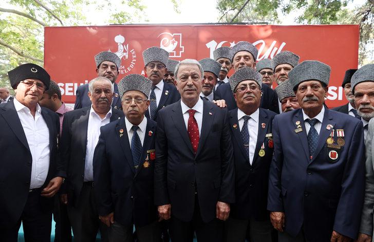 Milli Savunma Bakanı Akar, Konya'da şehit aileleri ve gazilerle bir araya geldi: G2