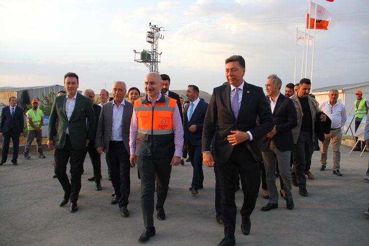 Bakan Karaismailoğlu, Kırşehir'de otoyol şantiyesinde konuştu: G2