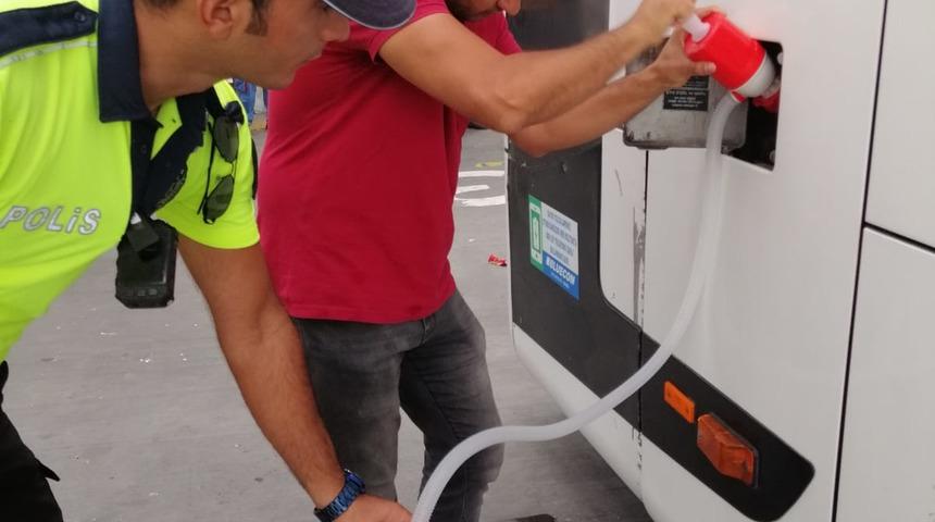 Muğla otogarında şehirler arası yolcu taşıyan otobüslere 10 numara yağ denetimi yapıldı