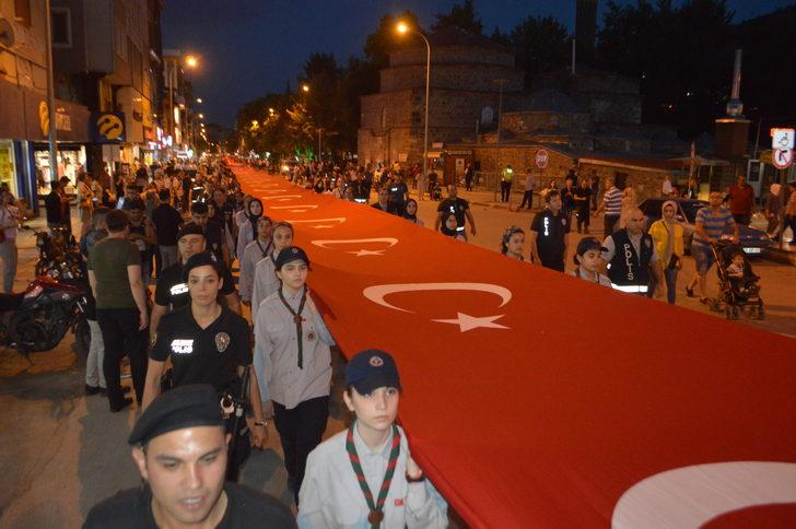 Afyonkarahisar'da 1922 metrelik Türk bayrağıyla yürüyüş yapıldı G5