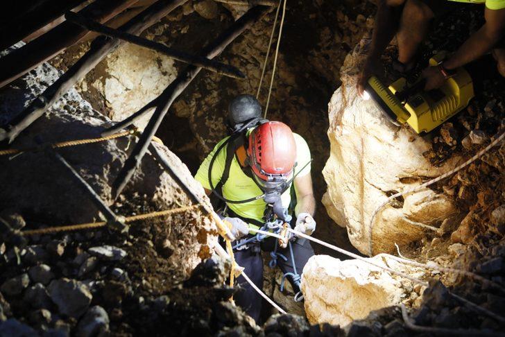 Mersin'de kaçak kazı yaptıkları kuyuda zehirlenen 2 kişi öldü G2