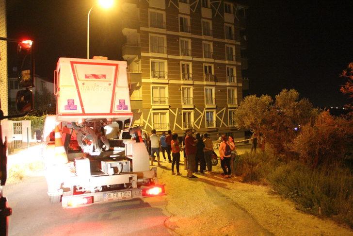 GÜNCELLEME - Hatay'da toprak kayması nedeniyle boşaltılan bina çevresine istinat duvarı yapımına başlandı G2