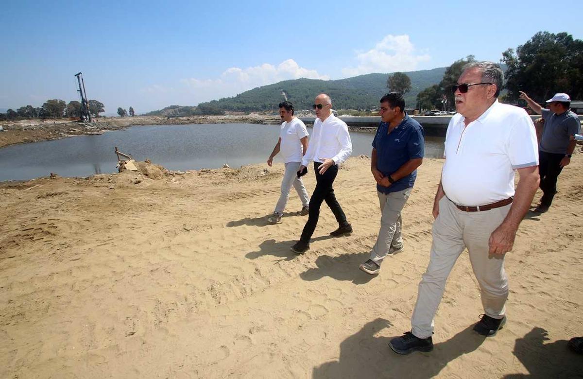Efes Antik Kanal Projesi'nde &ccedil;alışmalar s&uuml;r&uuml;yor