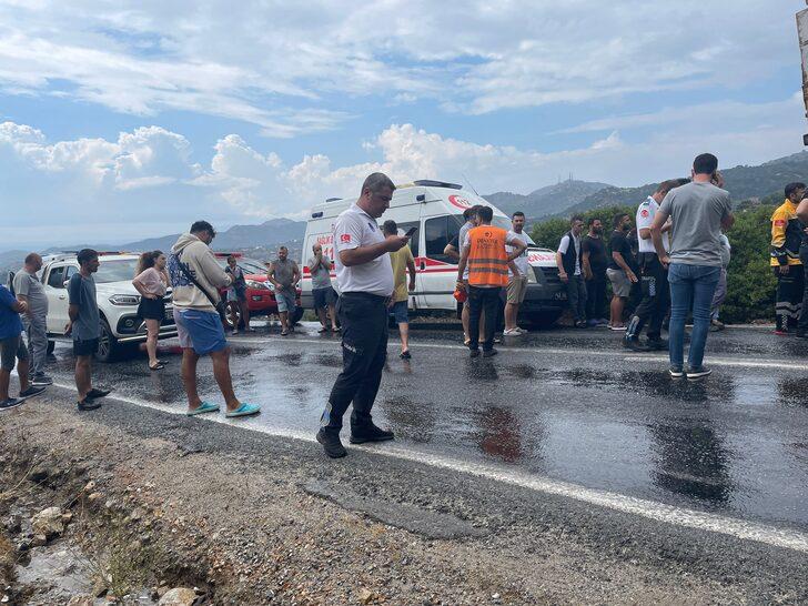 Sanatçı İbrahim Tatlıses, Bodrum'da geçirdiği kazada minibüste sıkıştı G3