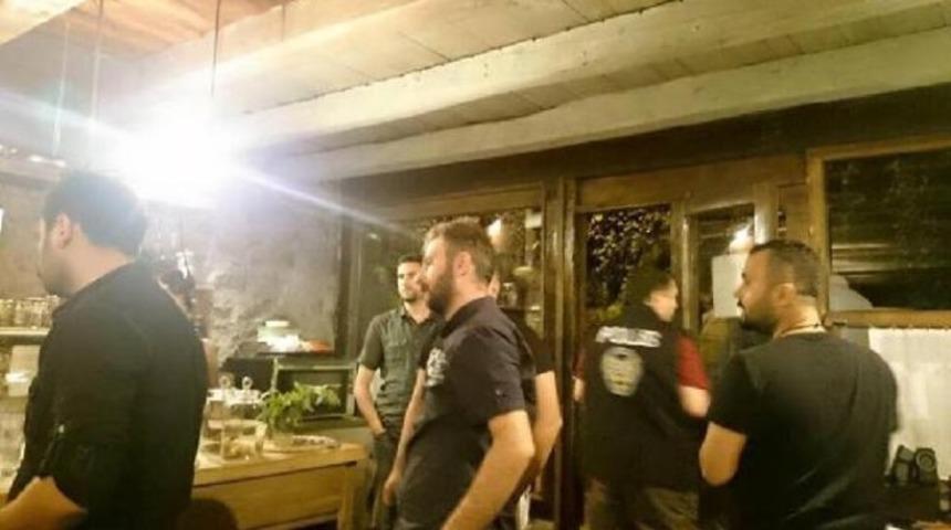 Erdoğan'ın gelişi öncesi 'Yeşil Yol' karşıtlarının işyerlerine polis baskını