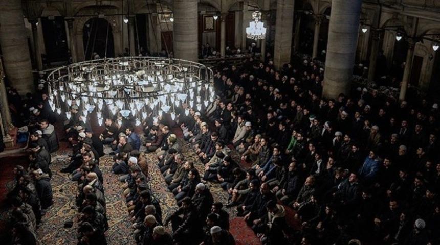 Sabah namazında şehitler anıldı