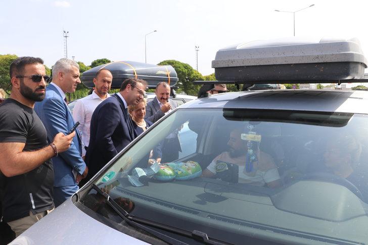 İYİ Parti heyeti Edirne'de dönüş yolundaki gurbetçilerle bir araya geldi G1