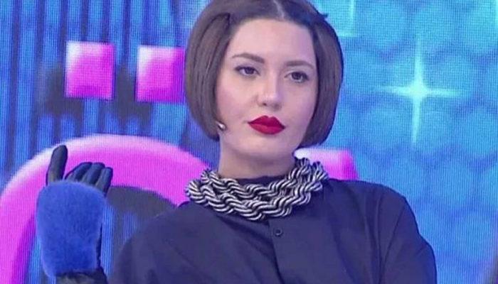 Bahar Candan'dan şoke eden poz! Çıplak şekilde ayna karşısına geçip...