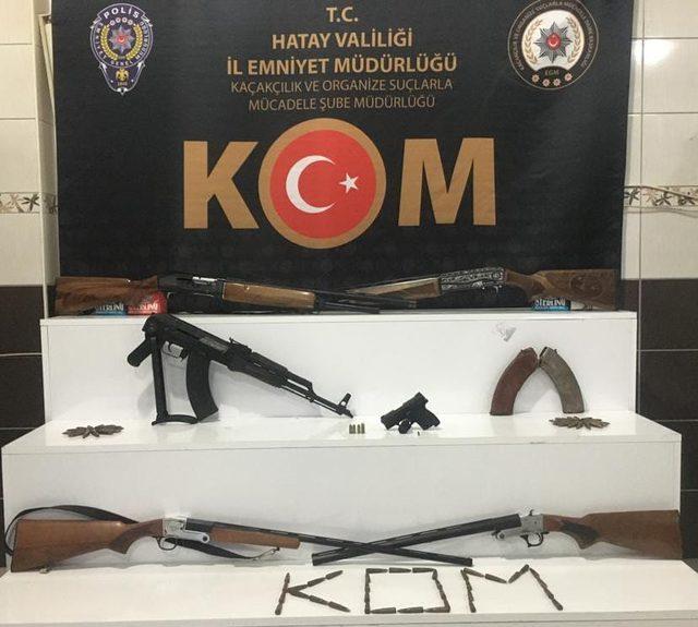 Hatay'da evinde 6 ruhsatsız silah bulunan şüpheli gözaltına alındı