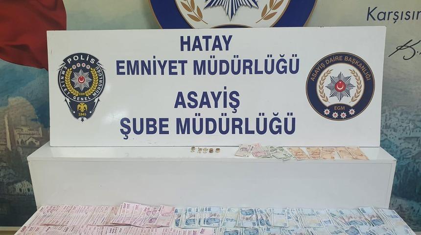 Hatay'da  kuyumculara düşük ayarlı altın satan 3 zanlı gözaltına alındı