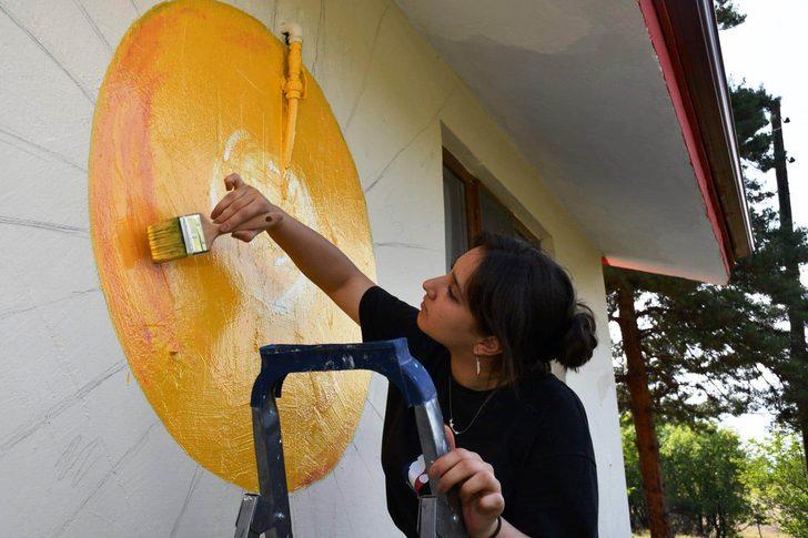 Karabük'te köy yaşam merkezi öğretmen ve öğrencilerinin eliyle güzelleşiyor G1
