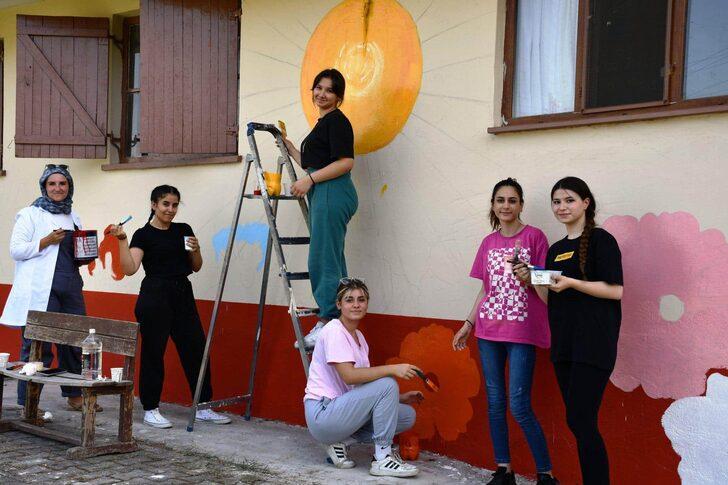 Karabük'te köy yaşam merkezi öğretmen ve öğrencilerinin eliyle güzelleşiyor G5