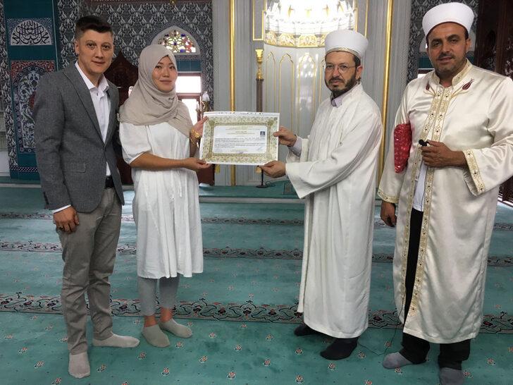 Türk eşinin ibadetlerinden etkilenen Kütahya'da yaşayan Japon kadın Müslüman oldu G2