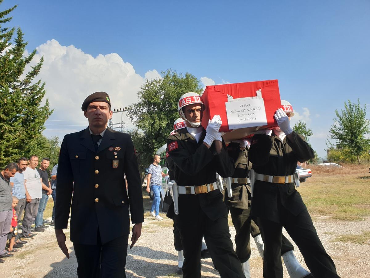Baraj g&ouml;l&uuml;ne d&uuml;şerek hayatını kaybeden askerin cenazesi toprağa verildi