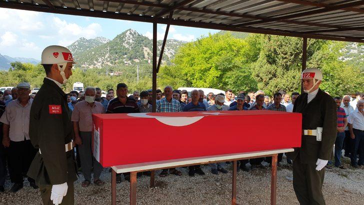 Baraj gölüne düşerek hayatını kaybeden askerin cenazesi toprağa verildi G2