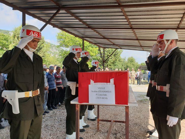 Baraj gölüne düşerek hayatını kaybeden askerin cenazesi toprağa verildi G5