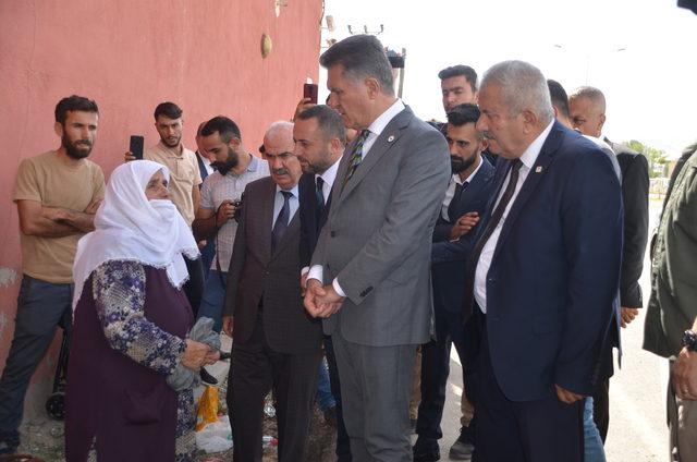 TDP Genel Başkanı Mustafa Sarıgül, Muş'ta partisinin il başkanlığını ziyaret etti