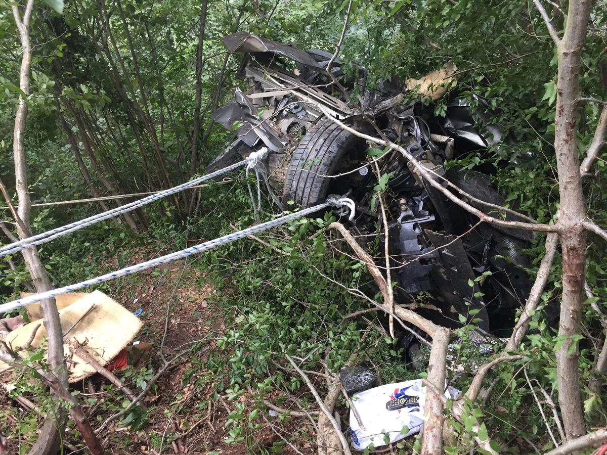 Giresun'da kamyonetin u&ccedil;uruma devrildiği kazada 2 kişi &ouml;ld&uuml;