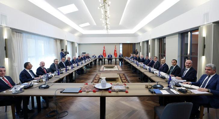 Cumhurbaşkanı Erdoğan, Ahlat'ta bölge valileriyle bir araya geldi G5