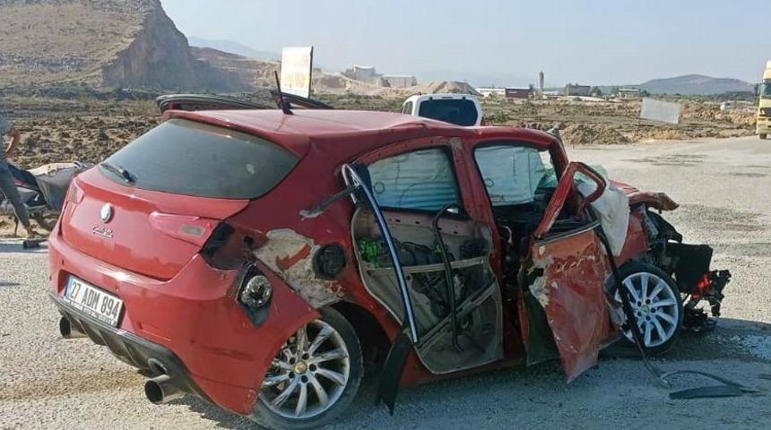 Gaziantep'te iki ayrı trafik kazasında 1 kişi öldü, 2 kişi yaralandı
