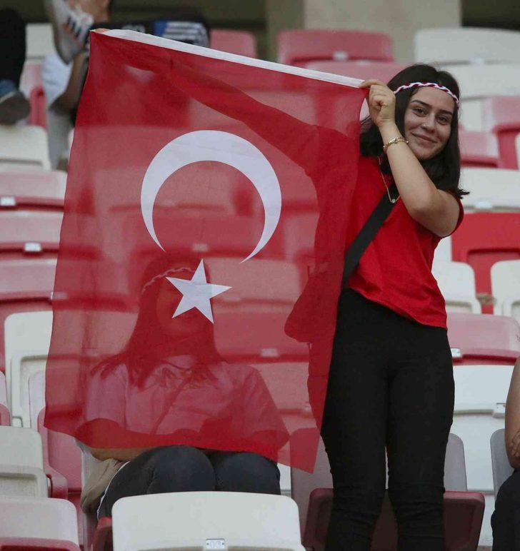 Sivasspor Malmö'ye 2-0 mağlup oldu! Yiğido'nun Avrupa macerası sona erdi... Sivas'ta bir ilk! G1