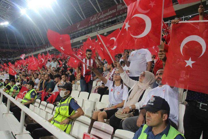 Sivasspor Malmö'ye 2-0 mağlup oldu! Yiğido'nun Avrupa macerası sona erdi... Sivas'ta bir ilk! G3