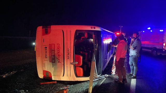 GÜNCELLEME - Denizli'de devrilen yolcu otobüsündeki 28 kişi yaralandı