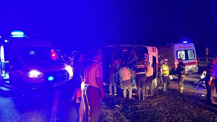 Denizli'de yolcu otobüsü devrildi G3