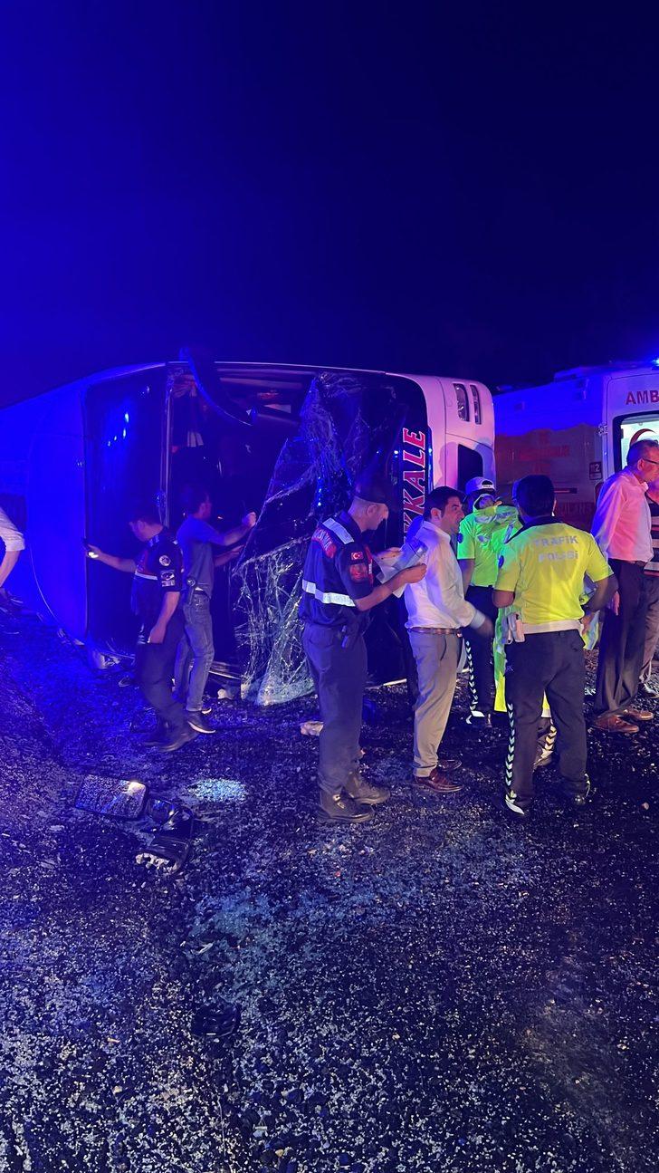 Denizli'de yolcu otobüsü devrildi G4