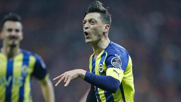 İzleyenler şaştı kaldı! Mesut Özil'e mehter takımından doğum günü kutlaması G5