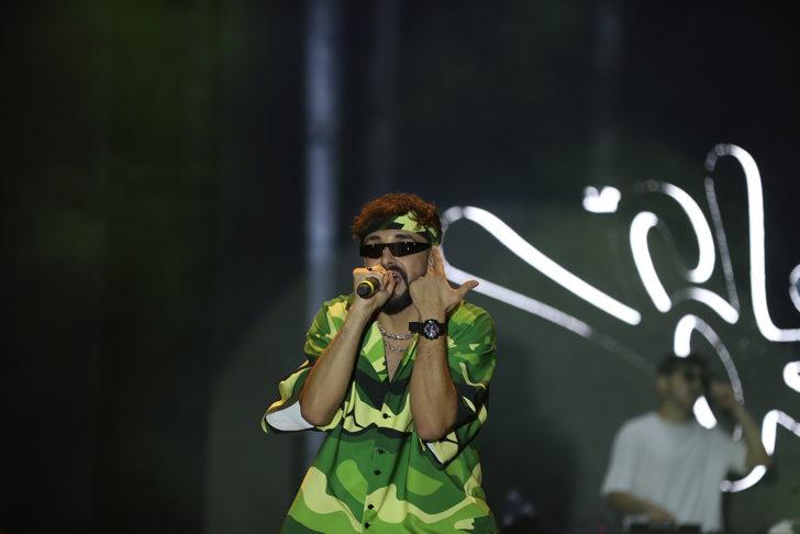 Şarkıcı Sefo, Sakarya'da konser verdi G1