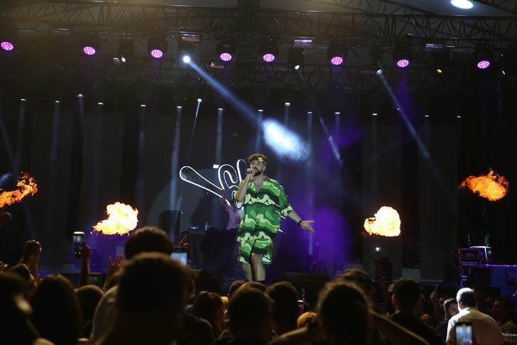 Şarkıcı Sefo, Sakarya'da konser verdi G2