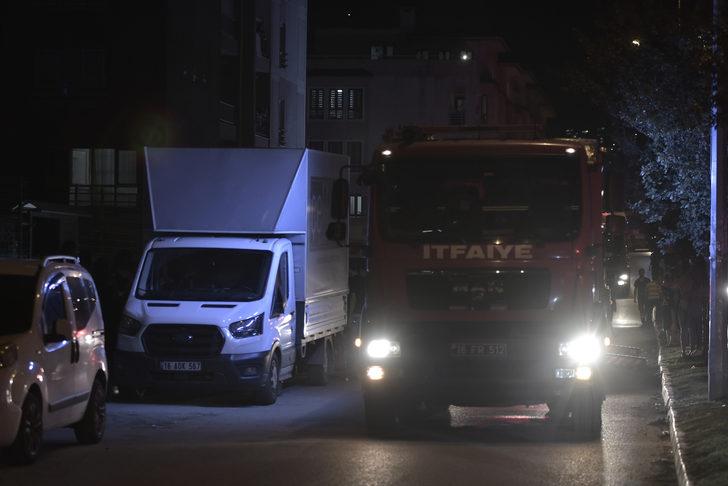 Bursa'da binanın onuncu katında çıkan yangında bir daire zarar gördü G2