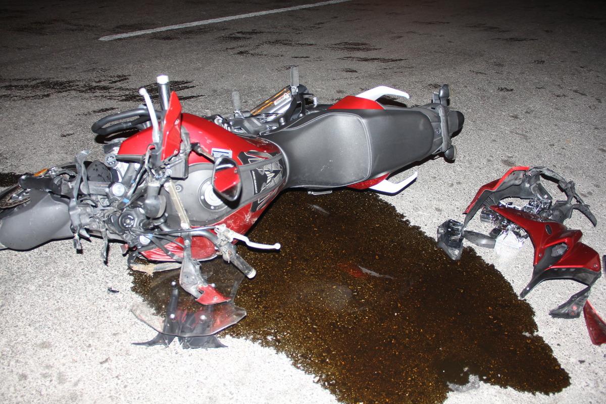 Hatay'da kaza yapan motosikletteki bir kişi &ouml;ld&uuml;, bir kişi yaralandı