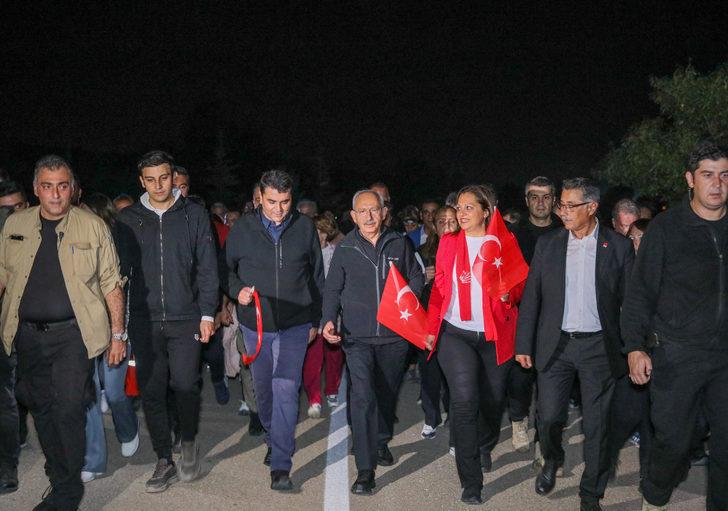 Kılıçdaroğlu ve Uysal, Büyük Taarruz’un 100’üncü yılında Kocatepe’ye yürüdü