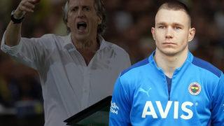 Son dakika! Fenerbahçe'de taraftarlar şoke oldu! Takımın bel kemiği 19 milyon Euro'ya ayrılıyor...