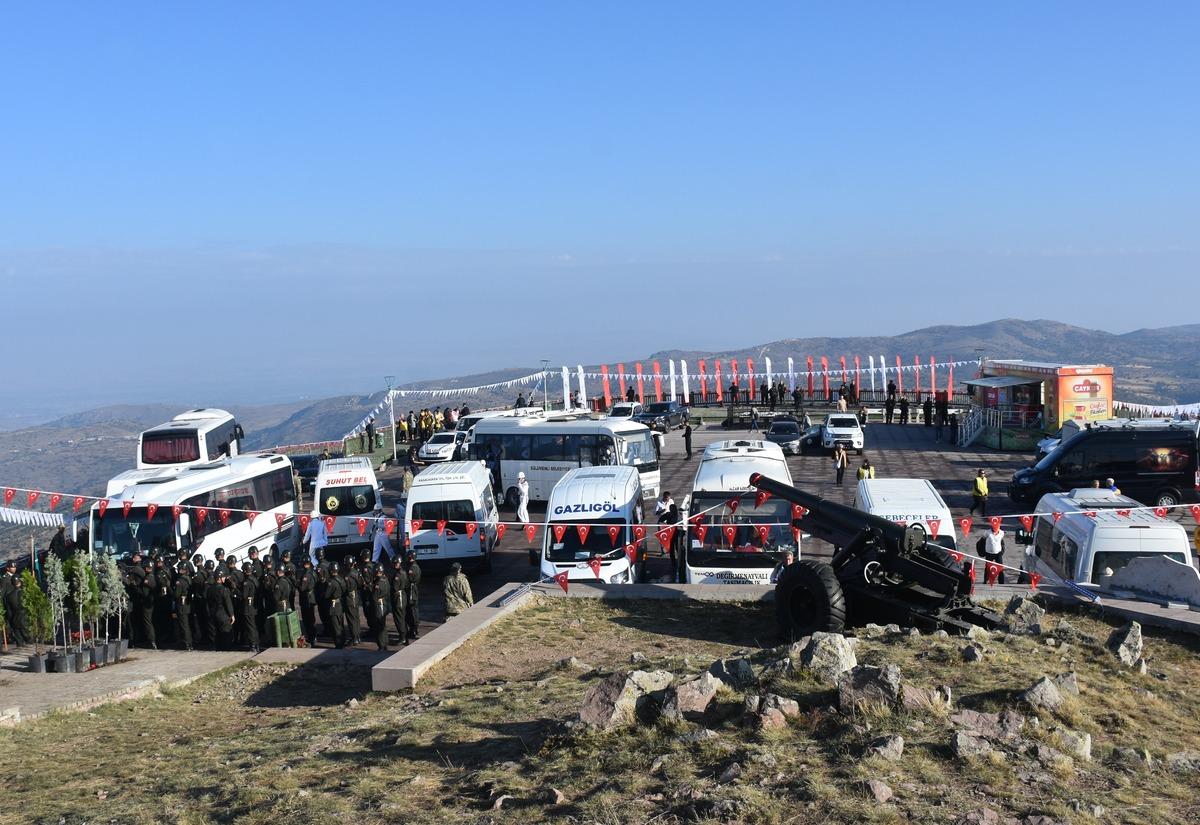 B&uuml;y&uuml;k Taarruz'un 100. yıl d&ouml;n&uuml;m&uuml;nde d&uuml;zenlenen "Zafer Y&uuml;r&uuml;y&uuml;ş&uuml;" Kocatepe'de son buldu